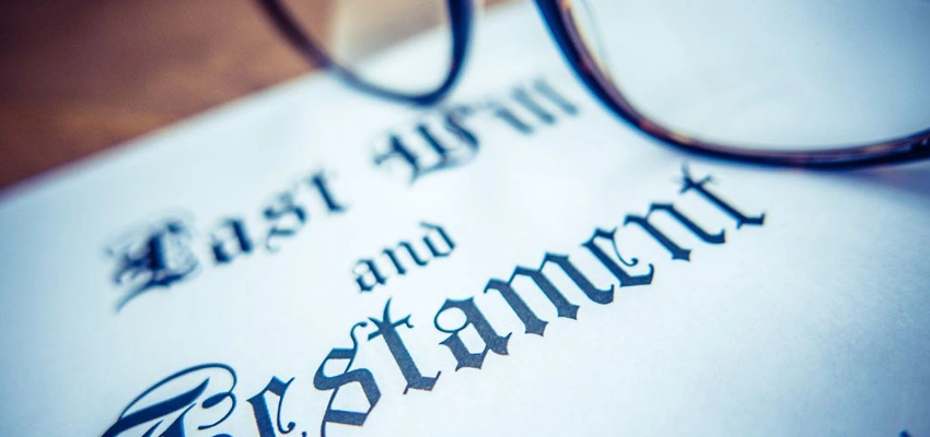 Living Trust vs Lady Bird Deed: What’s Better for Your Michigan Estate Plan?